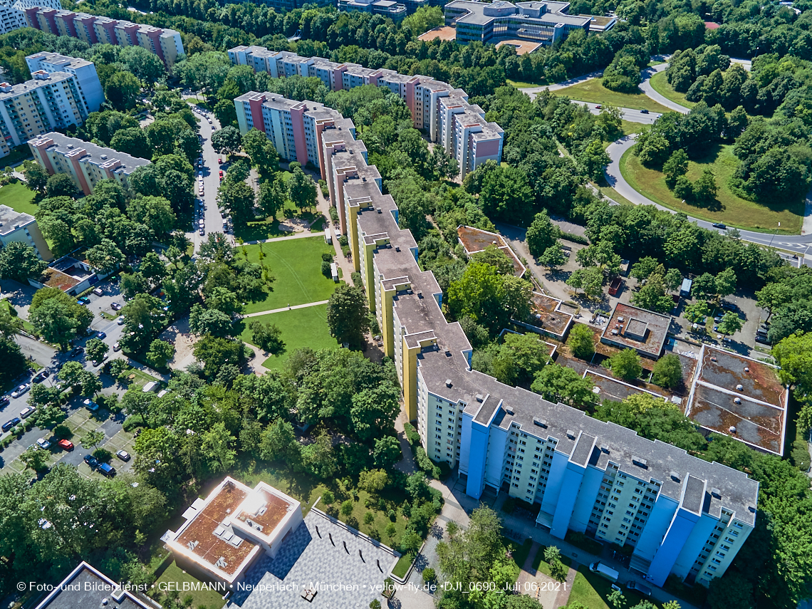06.07.2021 - Einkaufs- und Wohnzentrum Quiddestraße in Neuperlach
